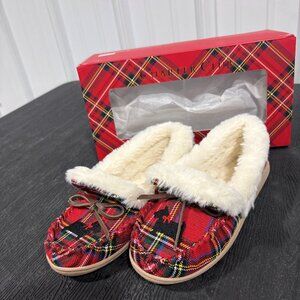 BRAND NEW Charter Club Red Plaid Dog Moccasin Slippers – Size 7
